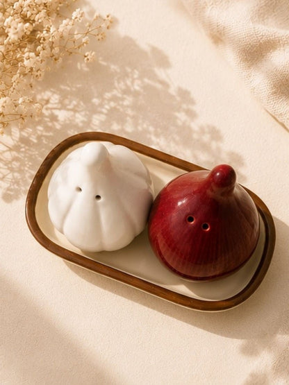 Garlic & Onion Ceramic Salt and Pepper Shaker Set with Tray | Handcrafted by CHAAK DESIGN